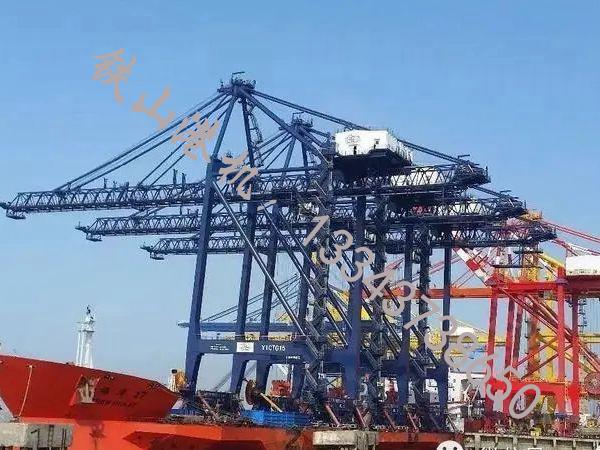 湖南衡陽(yáng)岸橋廠家岸橋工作起來(lái)效率高，節(jié)省空間