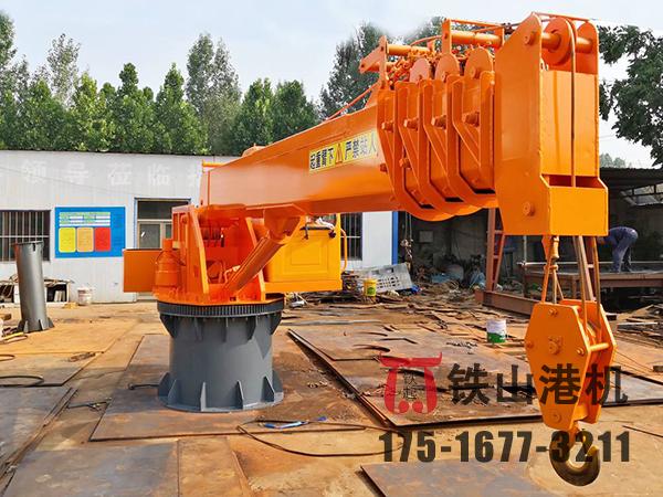 江西新余甲板起重機(jī)廠家船用起重機(jī)如何進(jìn)行裝卸貨物？